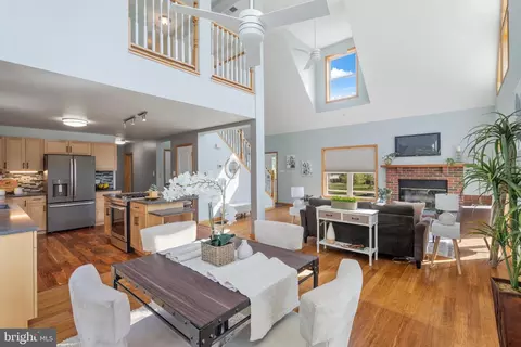 3765 Clarks Point Rd, Middle River, MD 21220