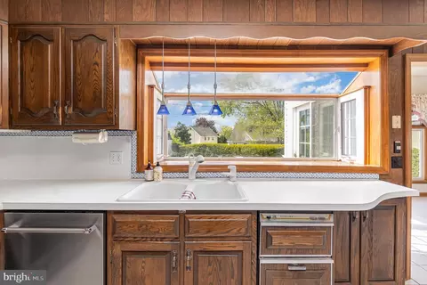 Kitchen - 9627 Dundawan Rd, Nottingham, MD 21236 photo 4 of 4