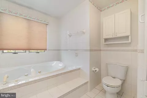 Bath - 9627 Dundawan Rd, Nottingham, MD 21236 photo 3 of 5