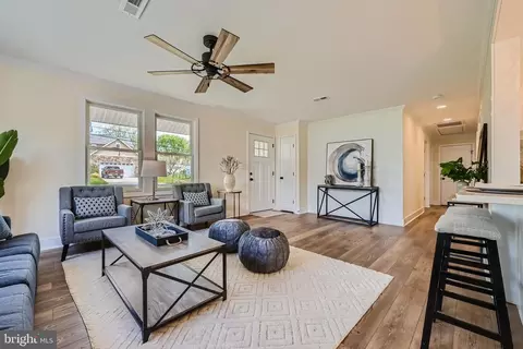 Living - 6809 University Dr, Middle River, MD 21220 photo 4 of 7