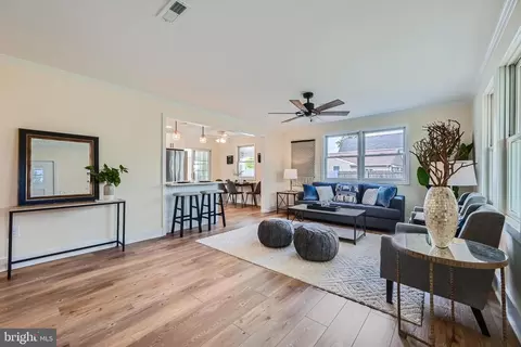 Living - 6809 University Dr, Middle River, MD 21220 photo 2 of 7