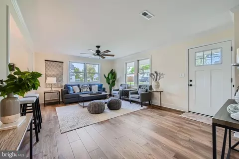 Living - 6809 University Dr, Middle River, MD 21220 photo 1 of 7