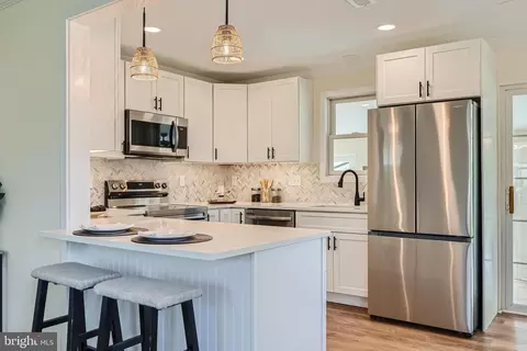 Kitchen - 6809 University Dr, Middle River, MD 21220 photo 2 of 7
