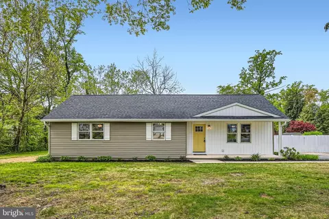 6809 University Dr, Middle River, MD 21220