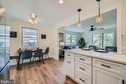 Kitchen - 6809 University Dr, Middle River, MD 21220 photo 6 of 7