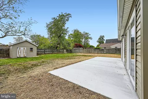 Exterior - 6809 University Dr, Middle River, MD 21220 photo 6 of 8