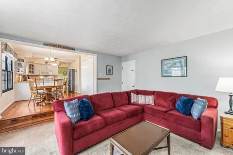 Living - 4418 Macworth Pl, Nottingham, MD 21236 photo 4 of 4