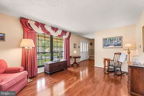Living - 4418 Macworth Pl, Nottingham, MD 21236 photo 2 of 4