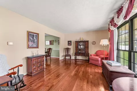 Living - 4418 Macworth Pl, Nottingham, MD 21236 photo 1 of 4