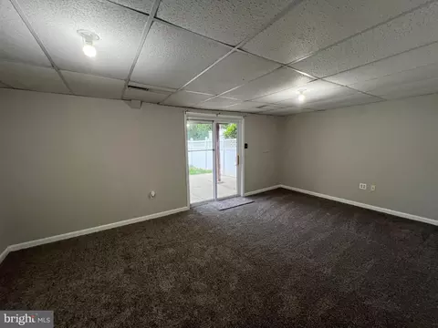 Living - 72 Windersal Ln, Parkville, MD 21234 photo 5 of 5