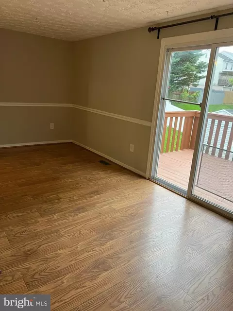 Living - 72 Windersal Ln, Parkville, MD 21234 photo 3 of 5