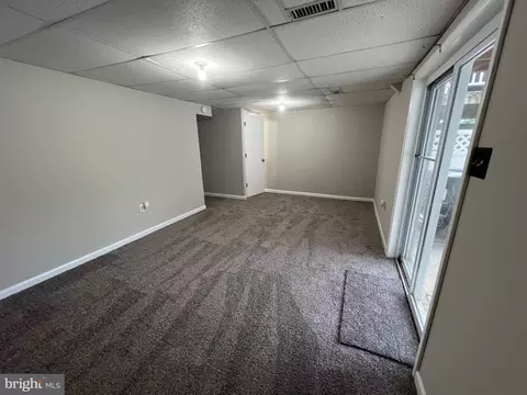 Living - 72 Windersal Ln, Parkville, MD 21234 photo 4 of 5