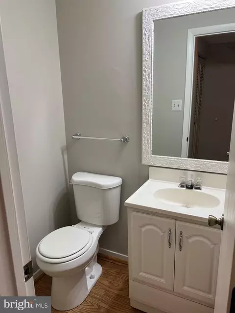 Bath - 72 Windersal Ln, Parkville, MD 21234 photo 1 of 2