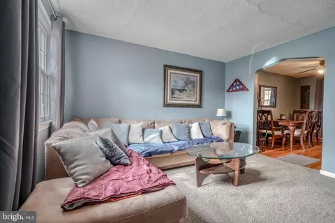 239 Endsleigh Ave, Middle River, MD 21220 photo 5