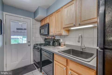 239 Endsleigh Ave, Middle River, MD 21220 photo 15