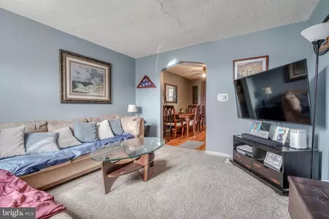 239 Endsleigh Ave, Middle River, MD 21220 photo 4