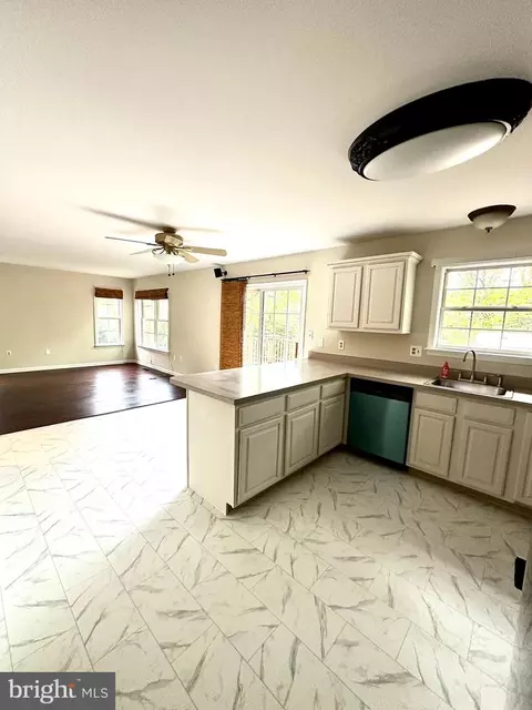 Kitchen - 4413 Todd Point Ln, Sparrows Point, MD 21219 photo 4 of 4