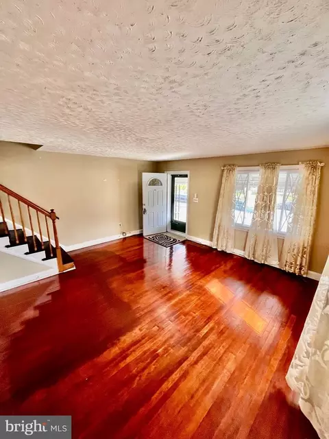 Living - 2129 Vailthorn Rd, Middle River, MD 21220 photo 2 of 2