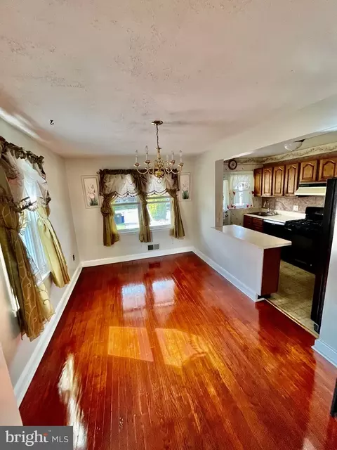 Dining - 2129 Vailthorn Rd, Middle River, MD 21220 photo 2 of 2