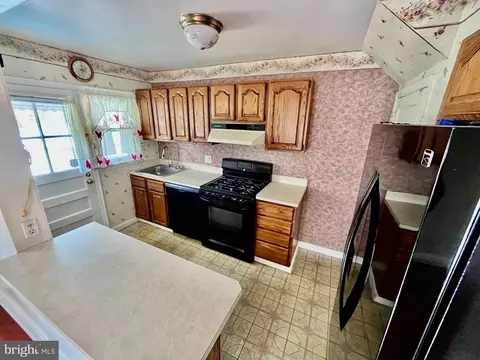 Kitchen - 2129 Vailthorn Rd, Middle River, MD 21220 photo 2 of 2