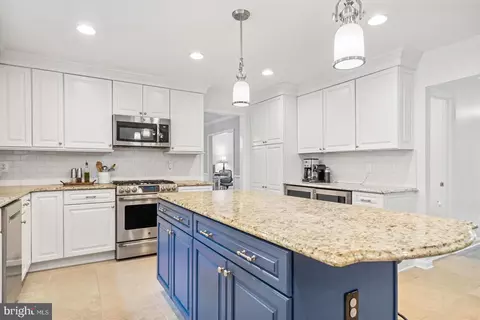 Kitchen - 13804 Summer Hill Dr, Phoenix, MD 21131 photo 3 of 6