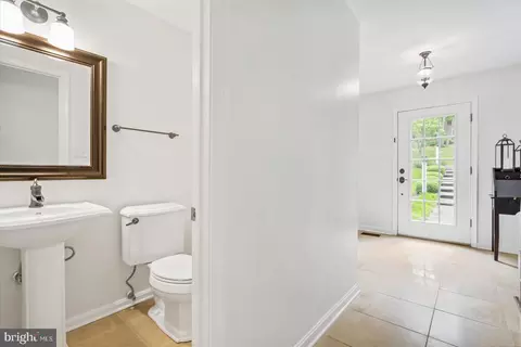 Entry Way - 13804 Summer Hill Dr, Phoenix, MD 21131 photo 2 of 4