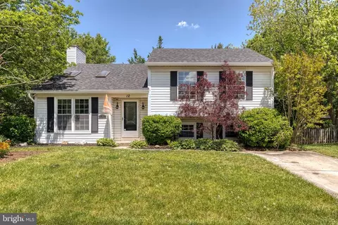 12 Leinster Garth, Nottingham, MD 21236