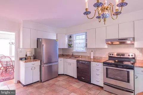 Kitchen - 101 N Tyrone Rd, Baltimore, MD 21212 photo 2 of 4