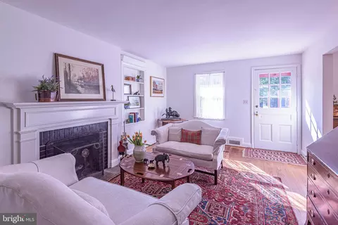 Entry Way - 101 N Tyrone Rd, Baltimore, MD 21212 photo 1 of 10