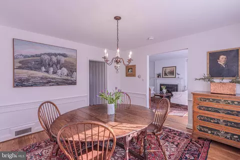 Dining - 101 N Tyrone Rd, Baltimore, MD 21212 photo 6 of 7