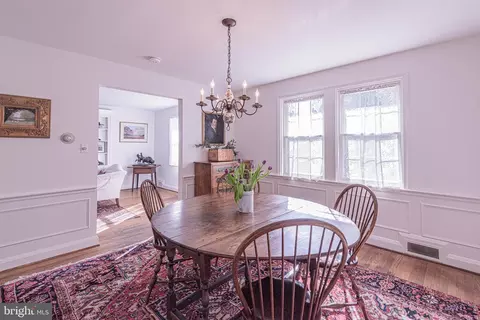 Dining - 101 N Tyrone Rd, Baltimore, MD 21212 photo 3 of 7