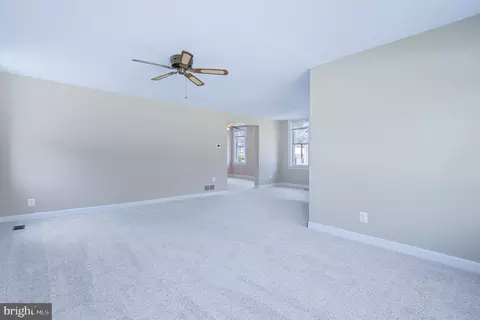 Living - 1722 Selma Ave, Halethorpe, MD 21227 photo 5 of 10