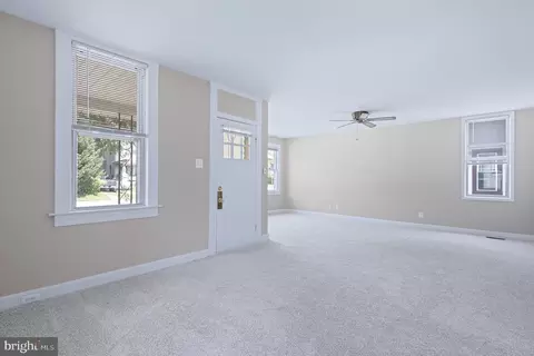 Living - 1722 Selma Ave, Halethorpe, MD 21227 photo 2 of 10