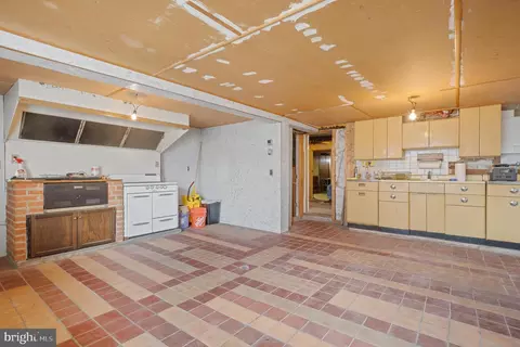 Entry Way - 1722 Selma Ave, Halethorpe, MD 21227 photo 11 of 13