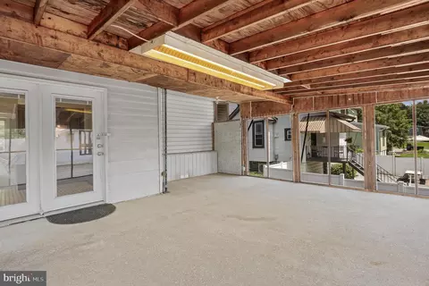 Exterior - 1722 Selma Ave, Halethorpe, MD 21227 photo 4 of 11