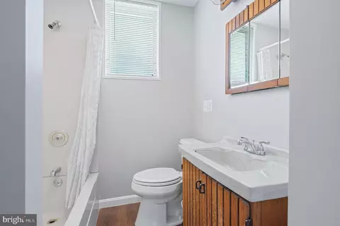 Bath - 1722 Selma Ave, Halethorpe, MD 21227 photo 2 of 3