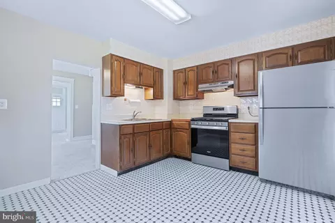 Entry Way - 1722 Selma Ave, Halethorpe, MD 21227 photo 5 of 13