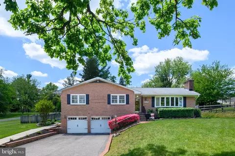 2113 Devere Ln, Catonsville, MD 21228