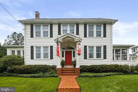 4 Forest Dr, Catonsville, MD 21228