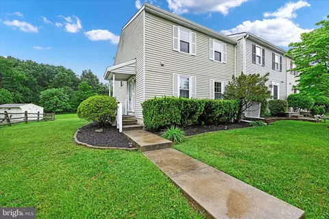 16 Hapsburg Ct, Parkville, MD 21234