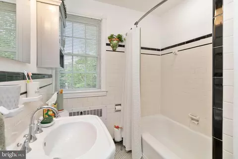Bath - 316 Regester Ave, Baltimore, MD 21212 photo 1 of 2