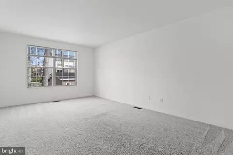 Living - 4 Menteith Ct, Nottingham, MD 21236 photo 11 of 13