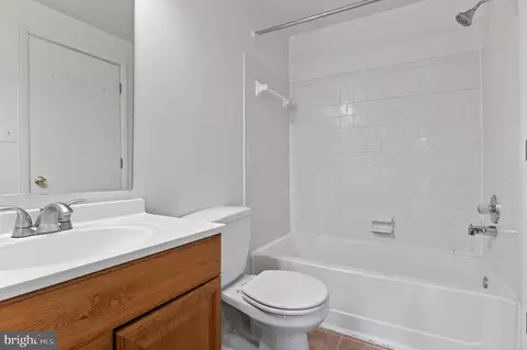 Bath - 4 Menteith Ct, Nottingham, MD 21236 photo 3 of 3