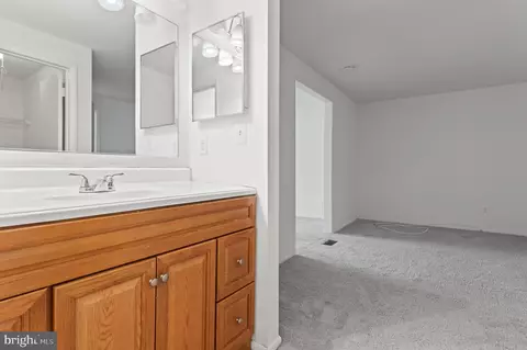 Bath - 4 Menteith Ct, Nottingham, MD 21236 photo 2 of 3