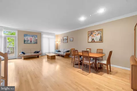 18 Stablemere Ct, Baltimore, MD 21209 photo 5