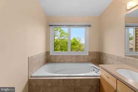 18 Stablemere Ct, Baltimore, MD 21209 photo 22