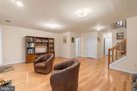 18 Stablemere Ct, Baltimore, MD 21209 photo 33