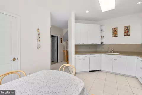 18 Stablemere Ct, Baltimore, MD 21209 photo 12