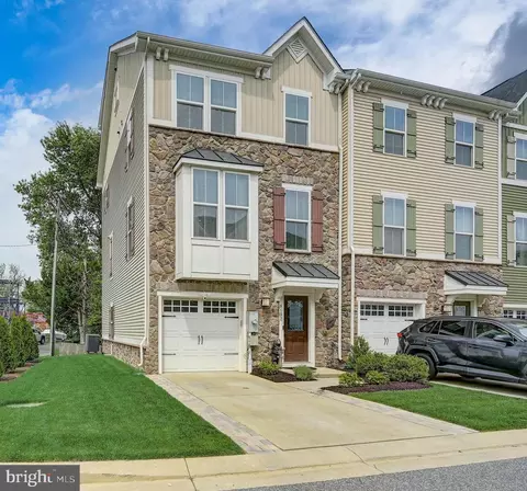 8102 Secluded Cove Ln, Dundalk, MD 21222