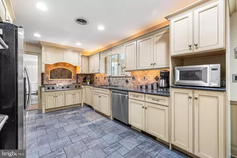 Kitchen - 5428 Arcadia Ave, Upperco, MD 21155 photo 2 of 5